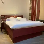 Hotel Le Dormeur Du Val