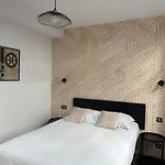 Le Dormeur Du Val Hotel