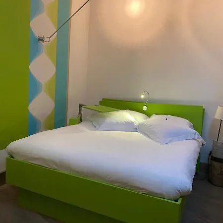 فندق Le Dormeur Du Val Charleville-Mézières