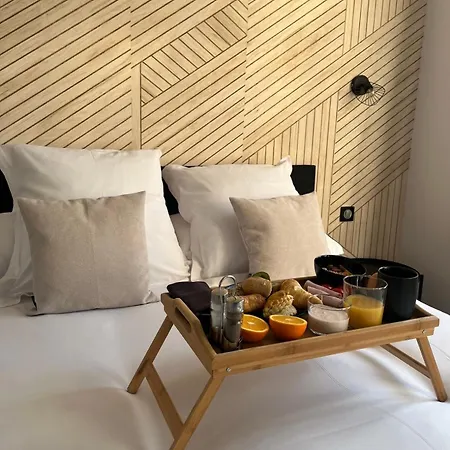 Отель Le Dormeur Du Val 4*