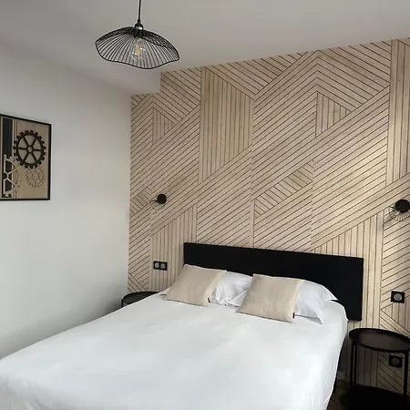 Le Dormeur Du Val Hotell