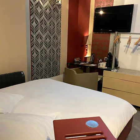 Le Dormeur Du Val Отель 4*