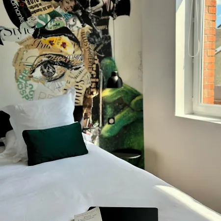 Otel Le Dormeur Du Val 4*