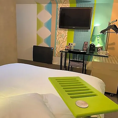 فندق Le Dormeur Du Val Charleville-Mézières