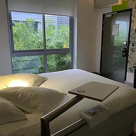 Hotel Le Dormeur Du Val 4*