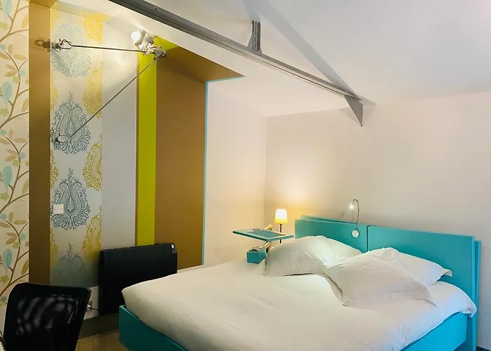 Le Dormeur Du Val Hotel