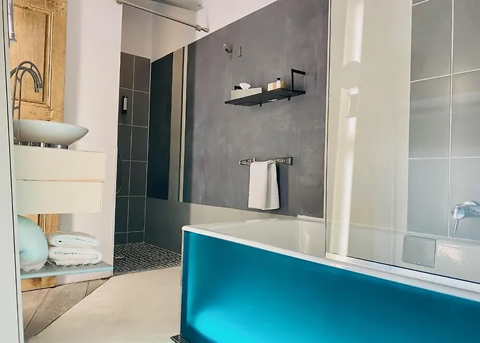 Le Dormeur Du Val Hotel