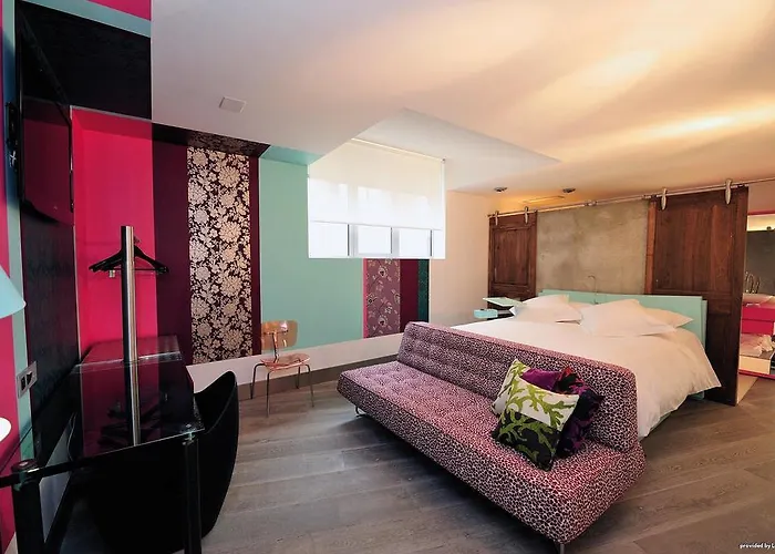 Le Dormeur Du Val Hotel