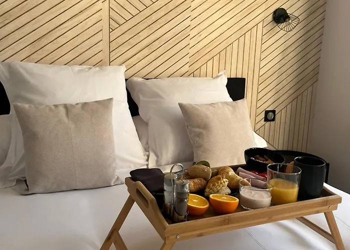 מלון Le Dormeur Du Val 4*