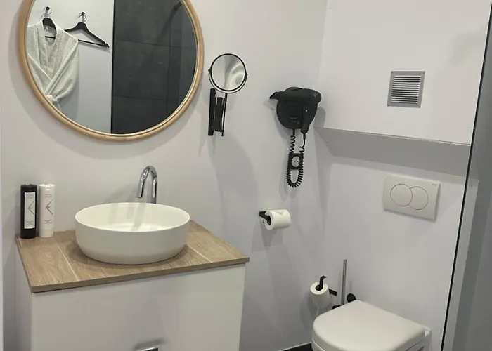 Hotel Le Dormeur Du Val 4*