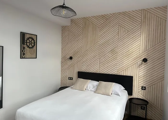 Le Dormeur Du Val Hotel