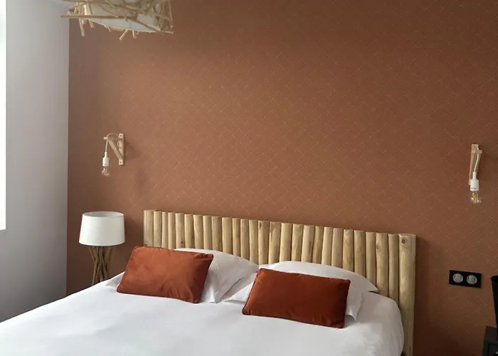 מלון Le Dormeur Du Val 4*