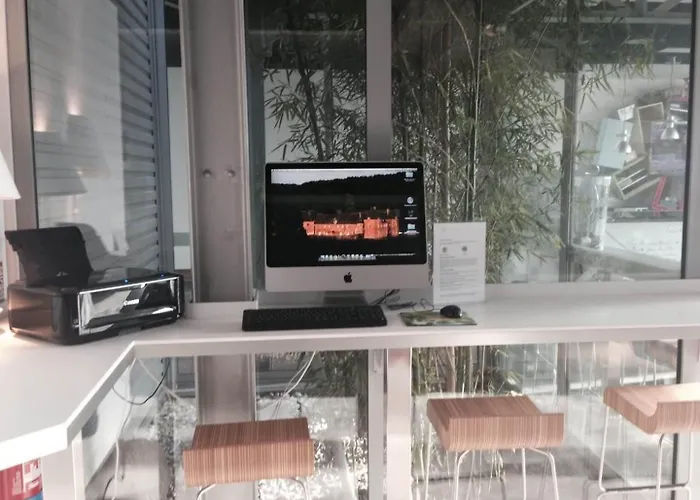 Le Dormeur Du Val Hotel 4*