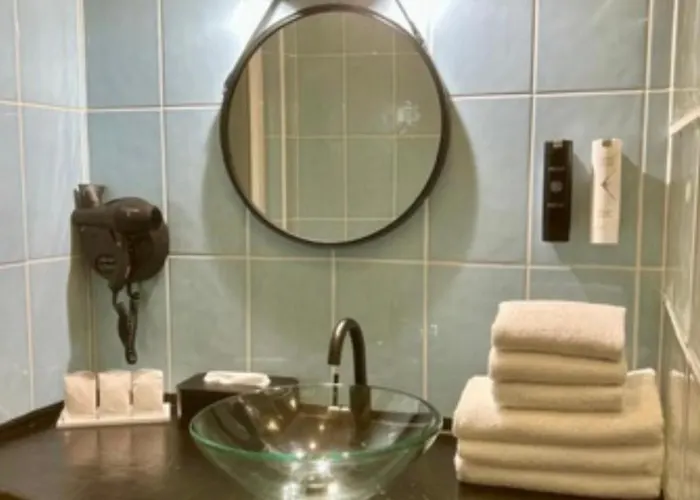 Le Dormeur Du Val מלון